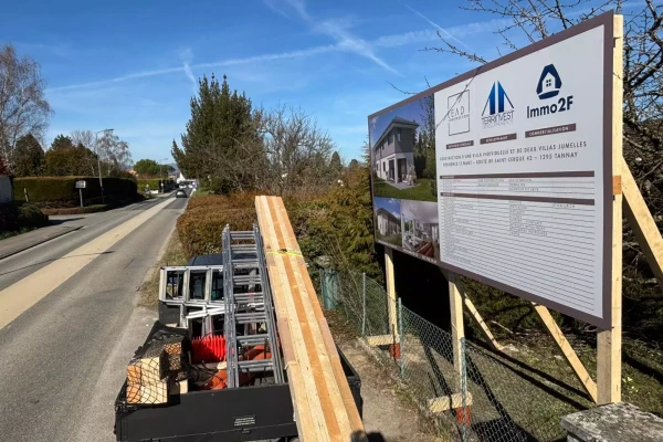 découpe, impression et pose de panneau de chantier personnalisé à Genève - stick-up.ch