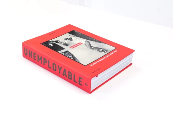 impression d'un livre rouge d'art