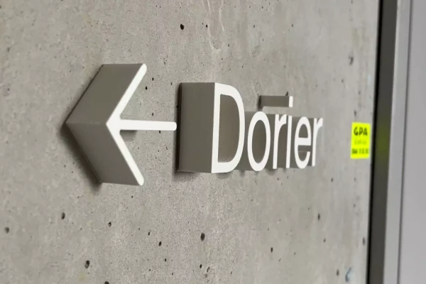 Lettre 3d découpée par Stick-Up à Genève