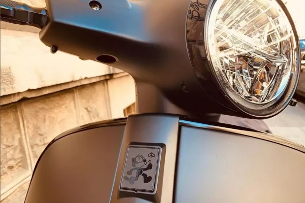 Restmod et customisation de véhicules par Stick-Up à Genève